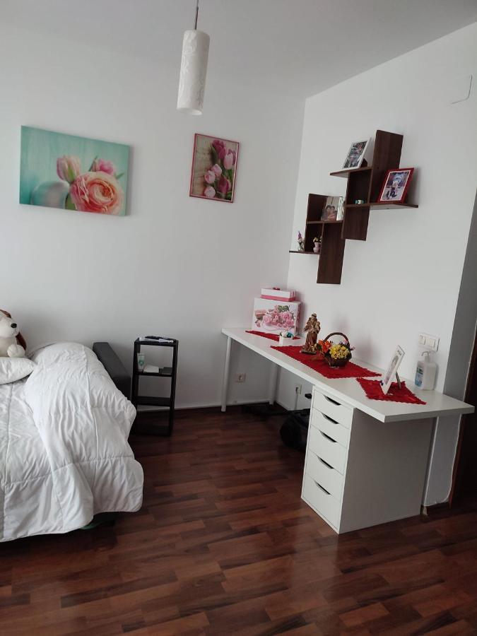 1 Room Apartment In Titan Bucureşti Eksteriør bilde
